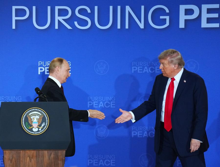 El Kremlin afirma que Putin está listo para reunirse con Trump en Moscú